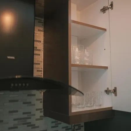 아파트 1b Apt In The Heart Of