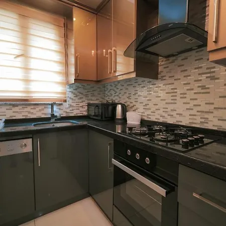 1b Apt In The Heart Of اسطنبول