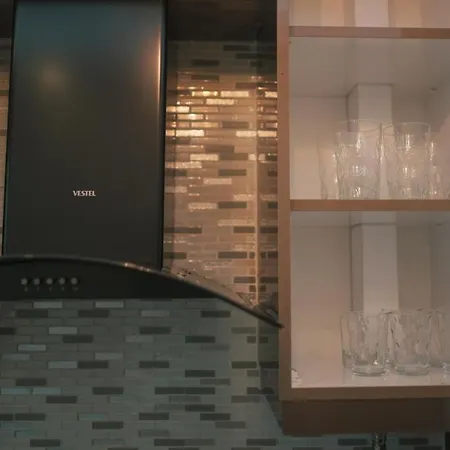 1b Apt In The Heart Of